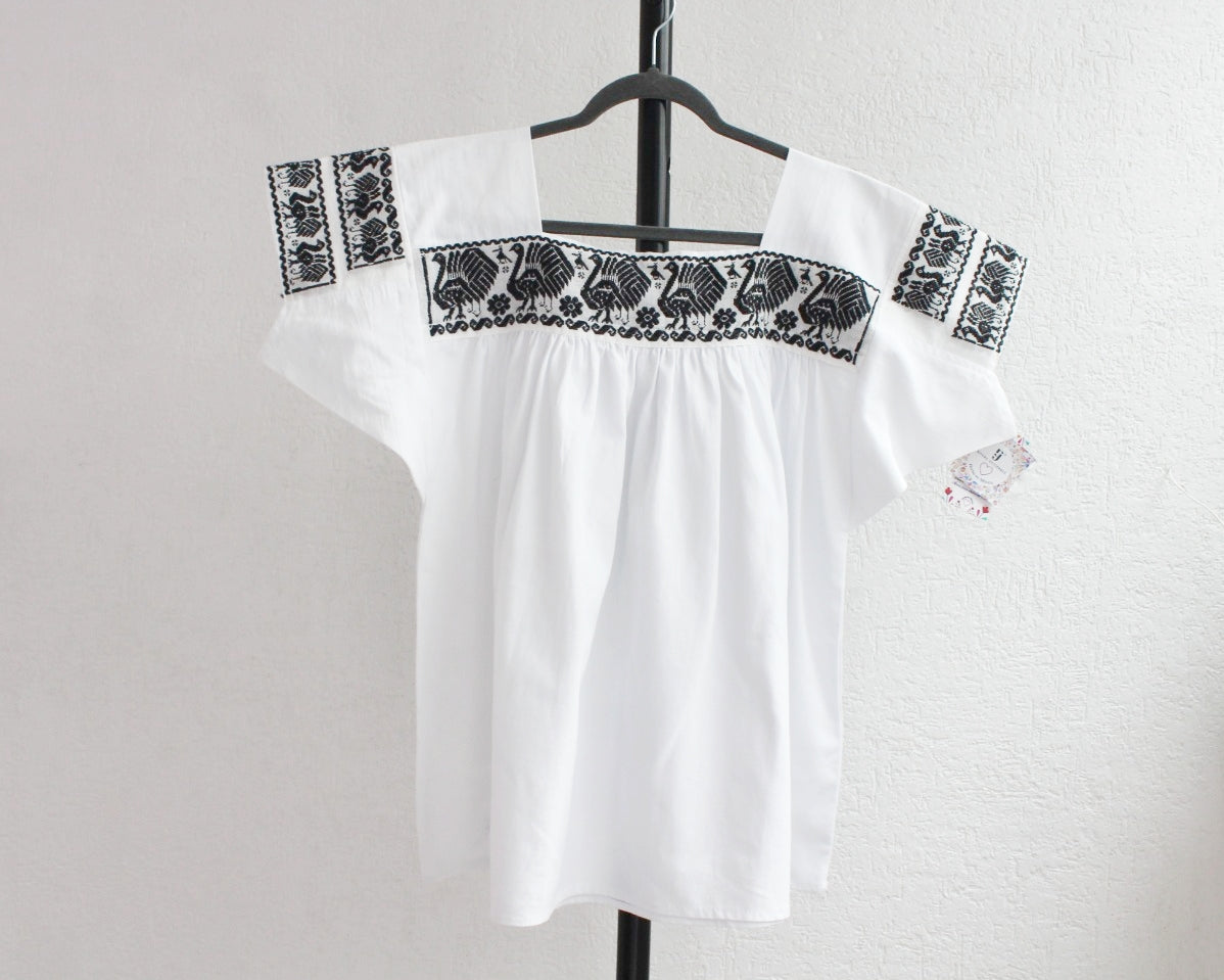 Blusa Tradicional Bordada Guajolotes Negro XXL