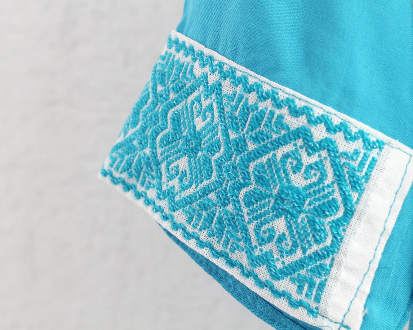 Blusa Cuello V Azul Celeste Mariposas