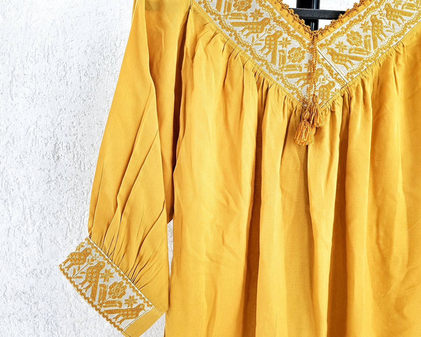 Blusa Cuello V Pajaritos Amarillo