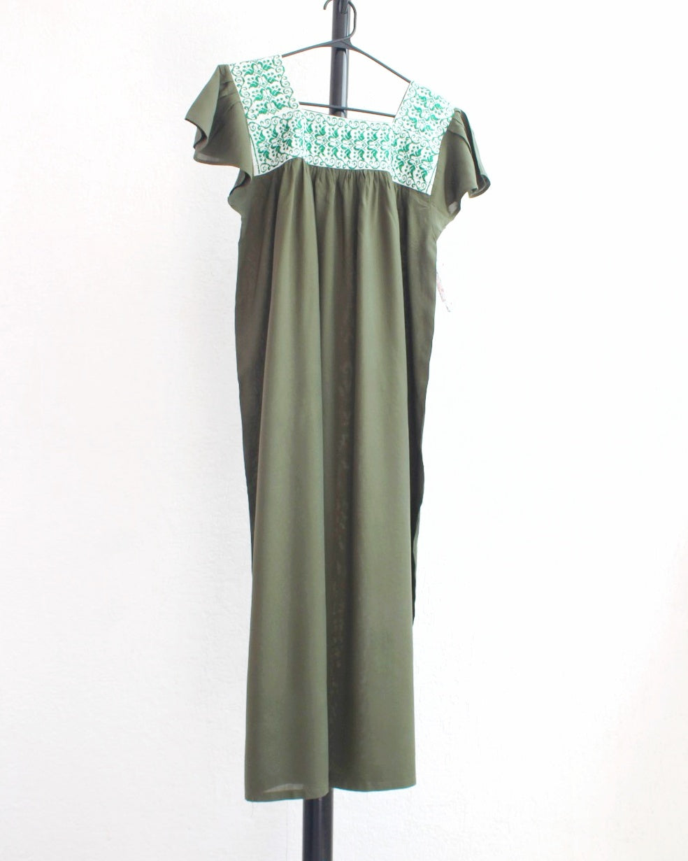 Vestido Tania Bordado Hojas Verde Militar🌿