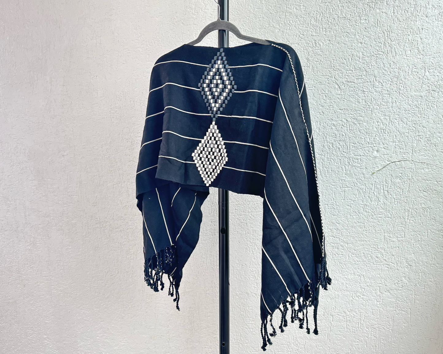 Jorongo Rombos Negro Lineas Blancas