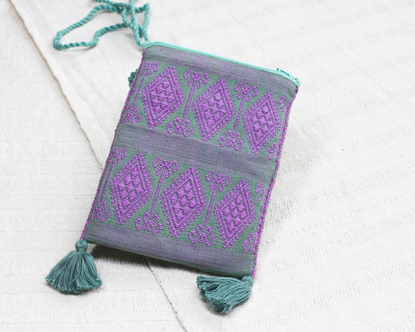 Bolso Celular Estrellas con Coronas Menta Lila