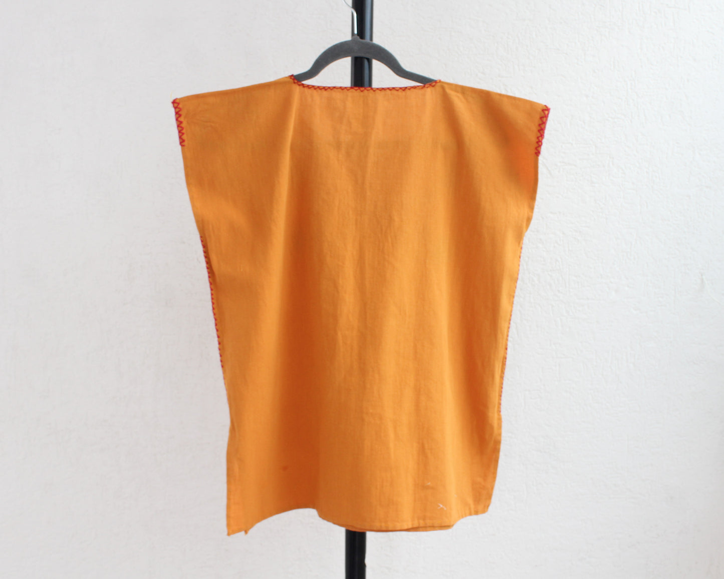Blusa Corta Bordada Ana Mostaza Flores