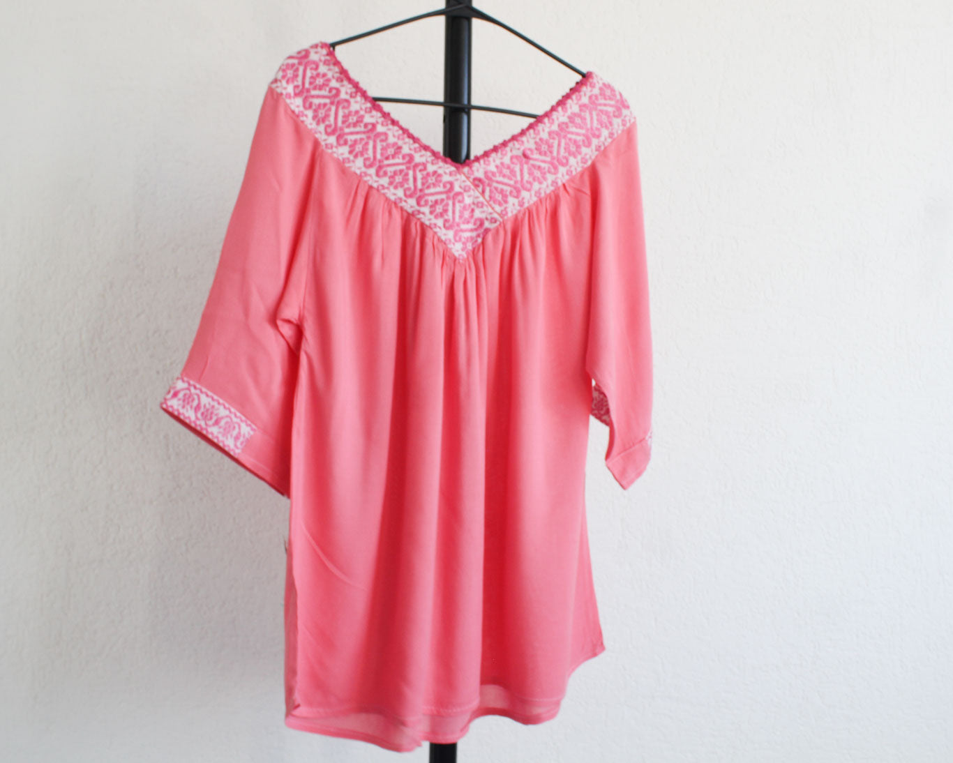 Blusa Cuello V Coral Flores