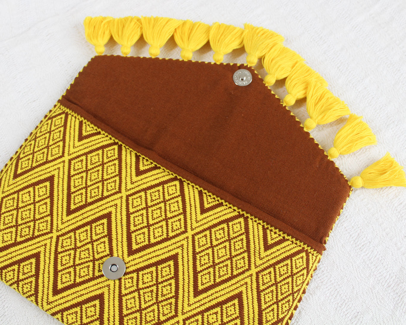 Clutch Artesanal "BATS’I LUCH" Amarillo Café
