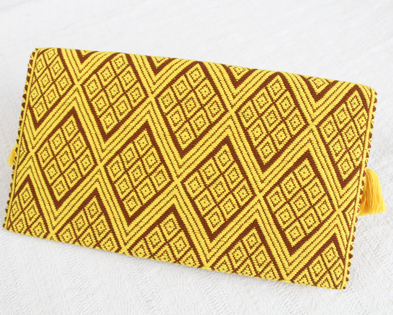 Clutch Artesanal "BATS’I LUCH" Amarillo Café