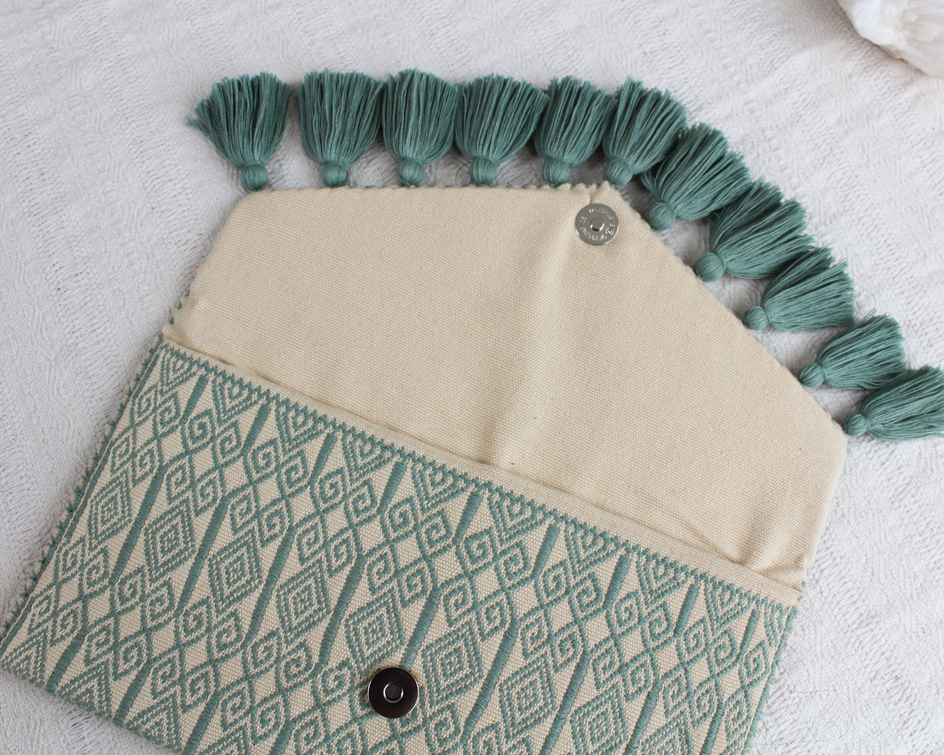 Clutch Artesanal Rizado Menta Beige