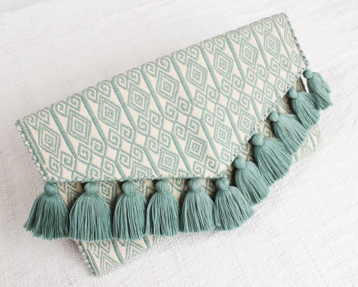Clutch Artesanal Rizado Menta Beige