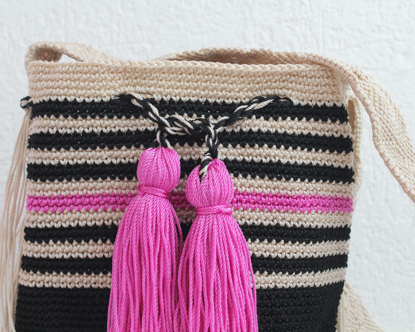 Bolso Morral Negro Marfil Rosa