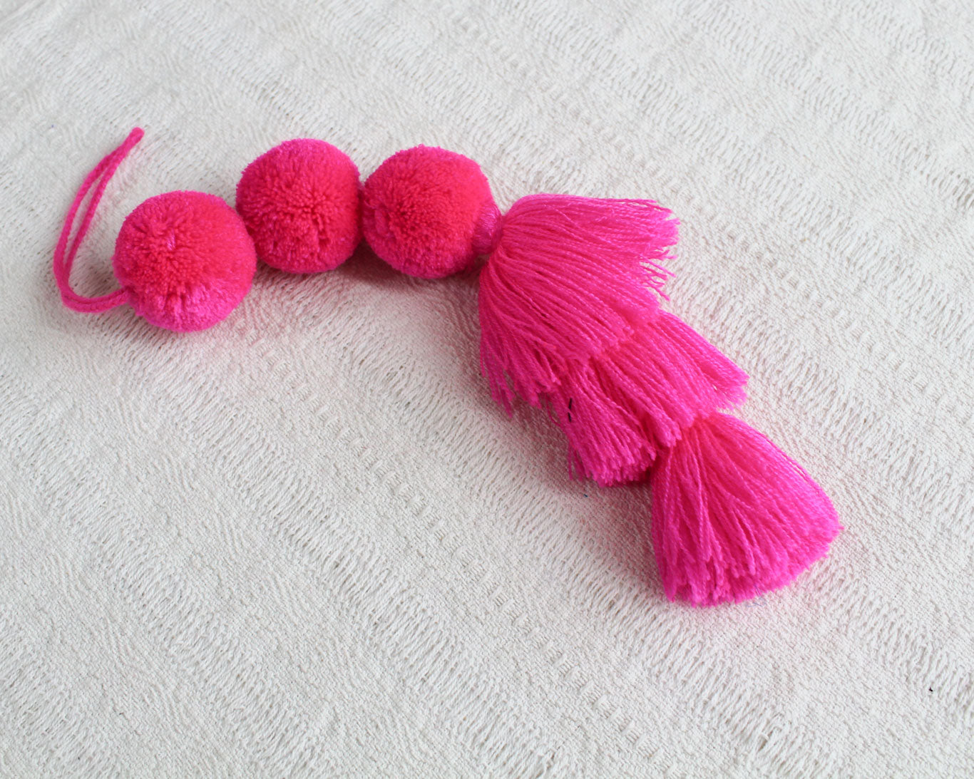 Pompones 3 Rosa Fosforescente