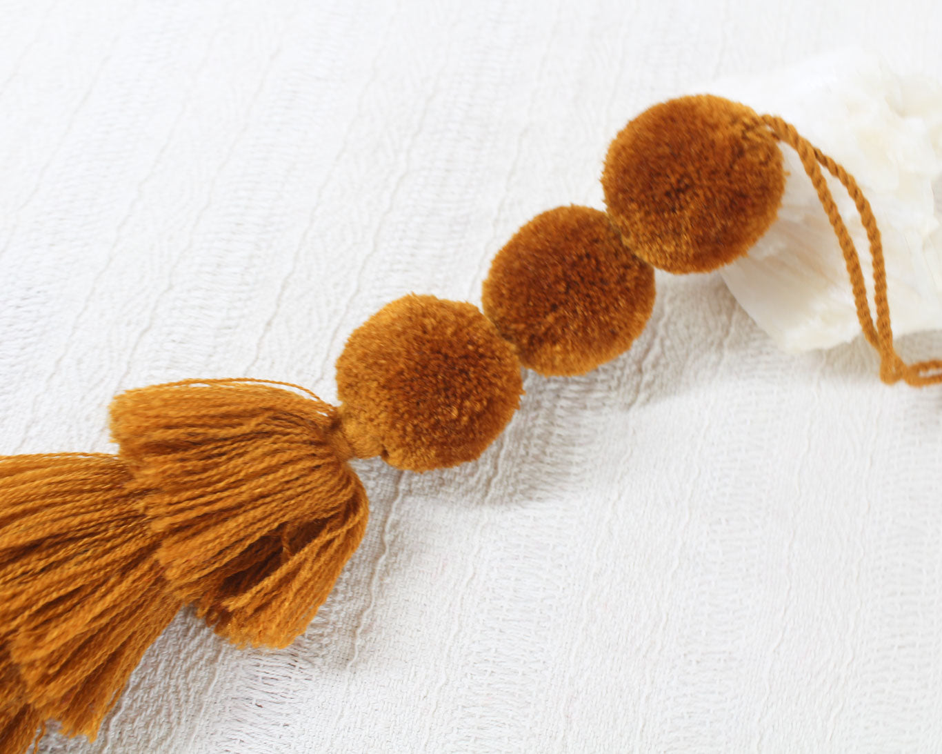 Pompones 3 Marrón