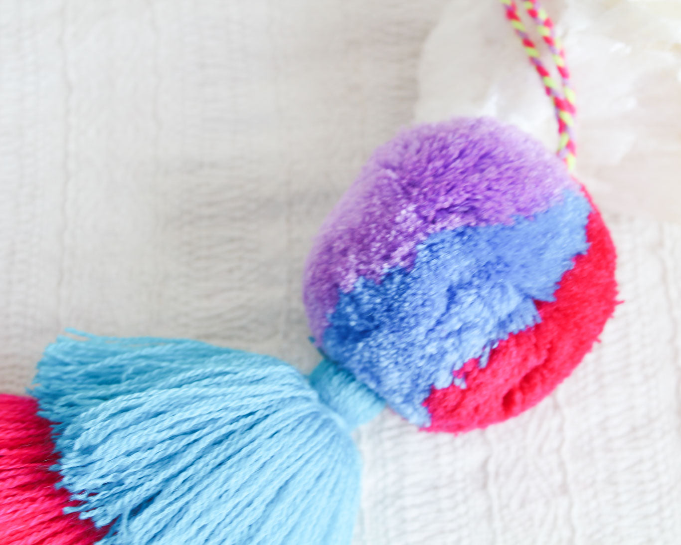 Pompón Grande Lila Azul Rosa