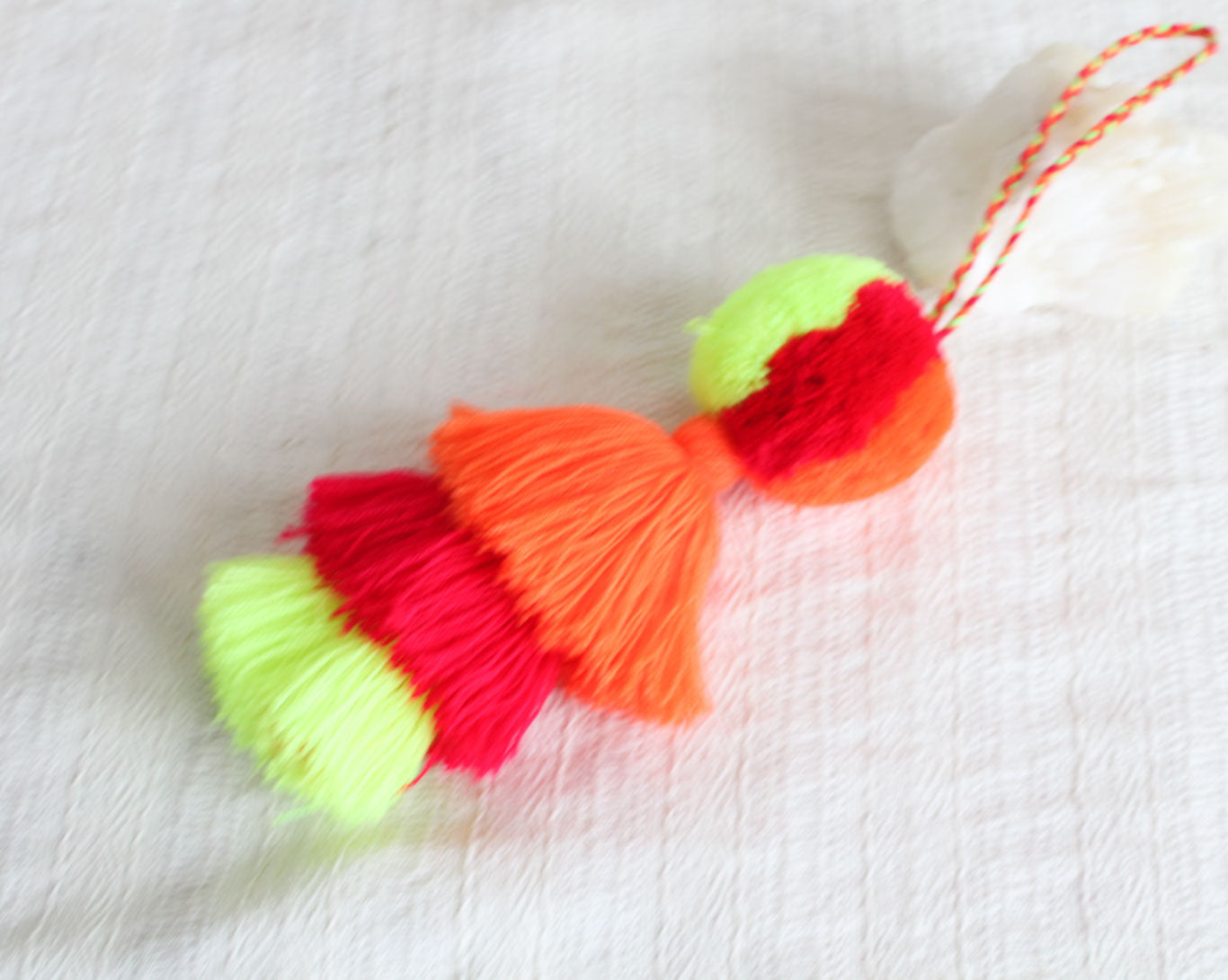 Pompón Grande Verde Rojo Naraja