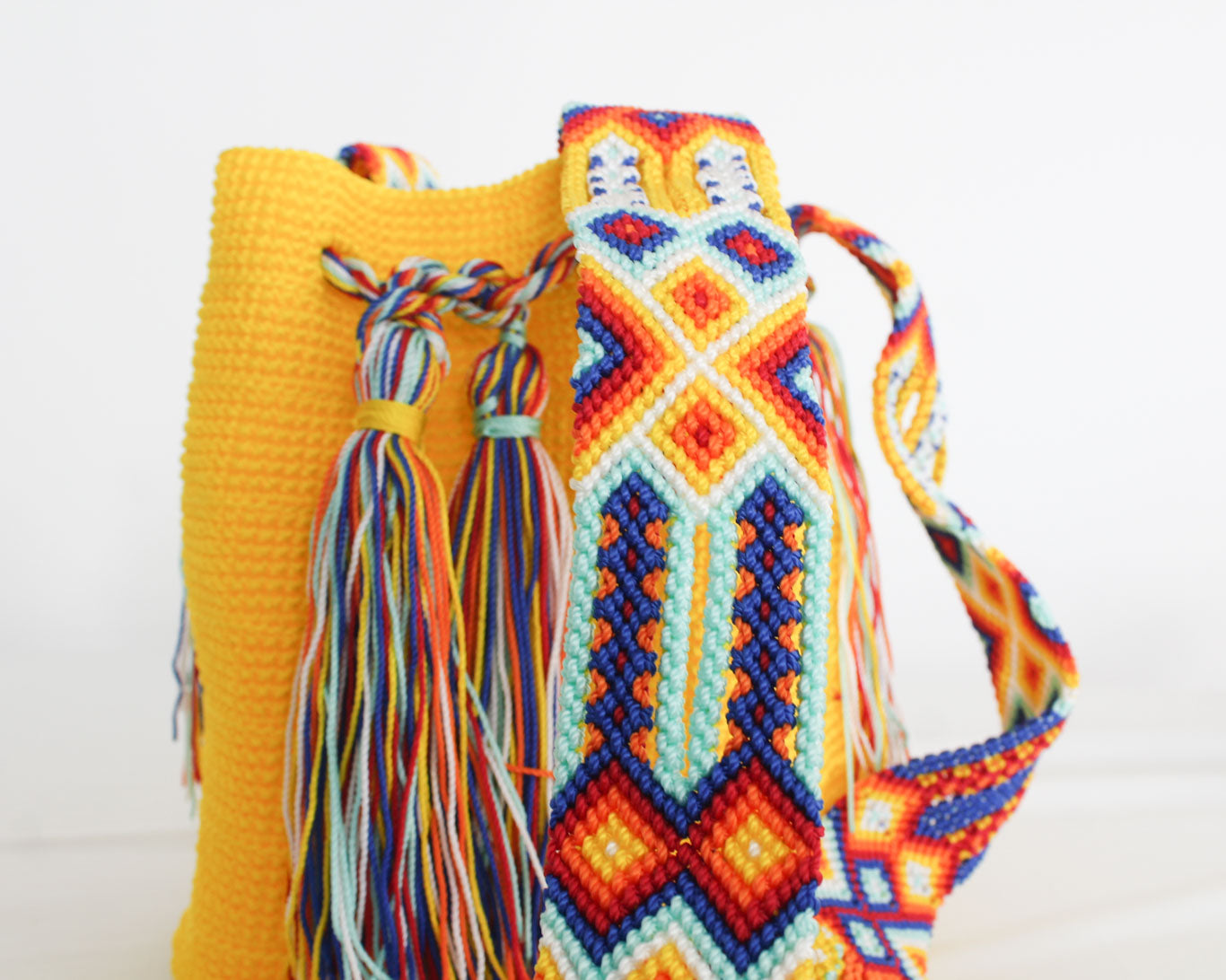 Bolso Morral Amarillo cinta de colores