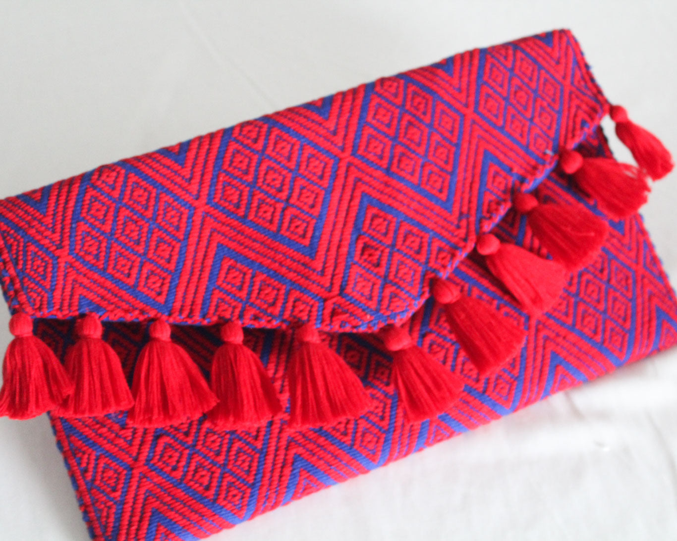 Clutch Artesanal Rojo Azul "BATS’I LUCH"