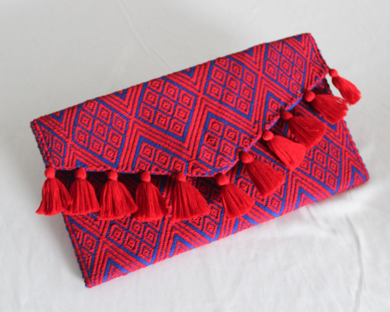 Clutch Artesanal Rojo Azul "BATS’I LUCH"