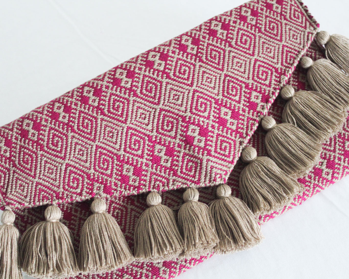 Clutch Artesanal Espinas Café Guinda