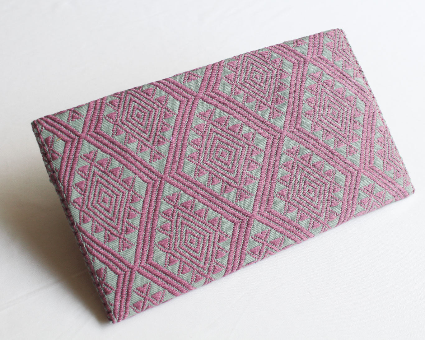 Clutch Artesanal Estrellas Diamante Menta Malva