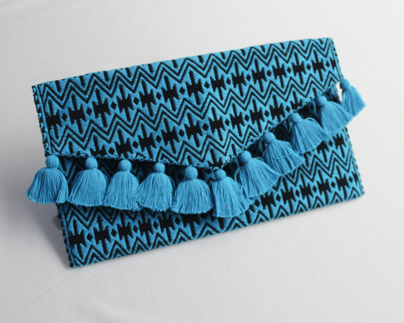 Clutch Artesanal Lluvia de Estrellas Azul Negro