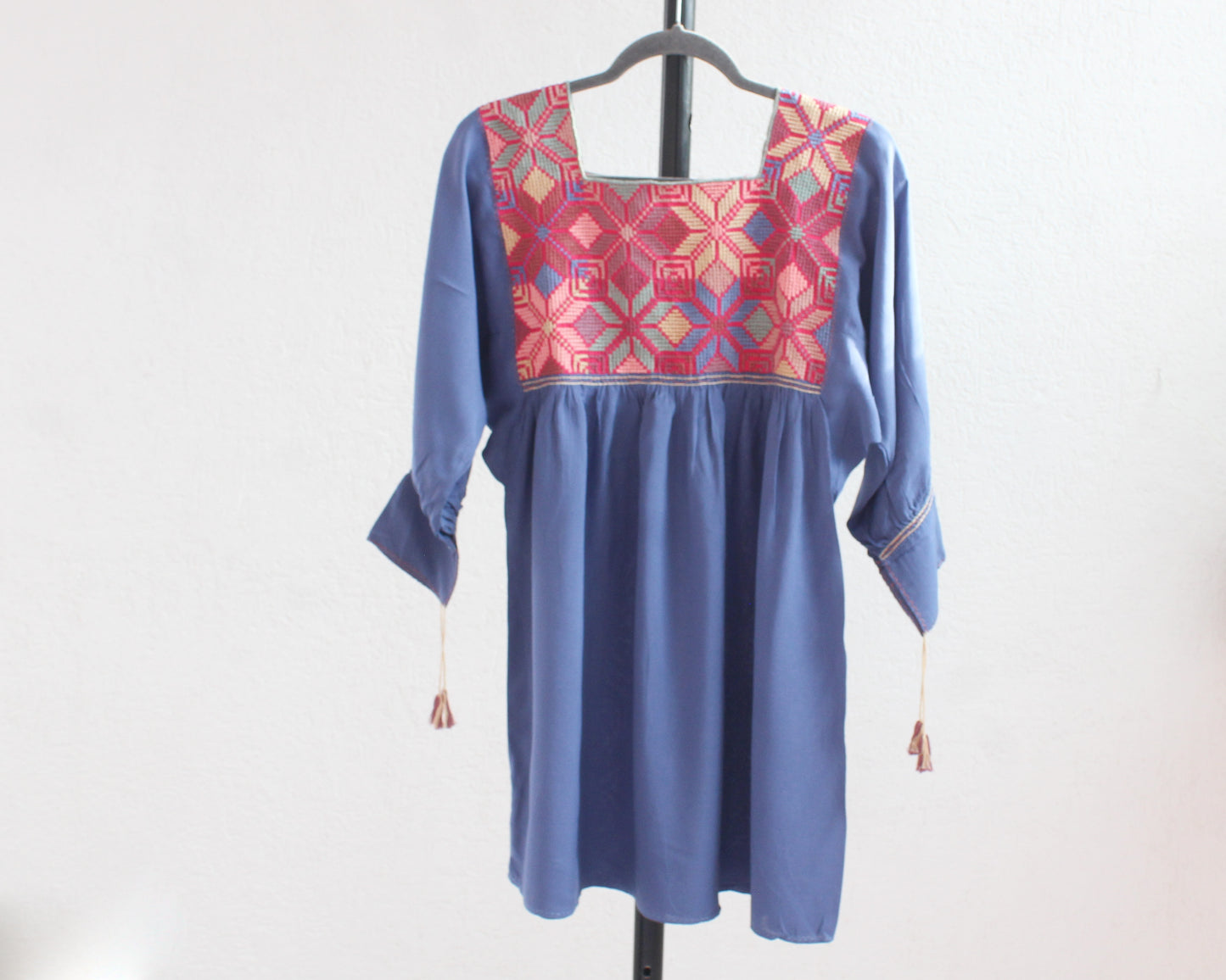 Blusa Gloria Punto de Cruz Azul Rosa