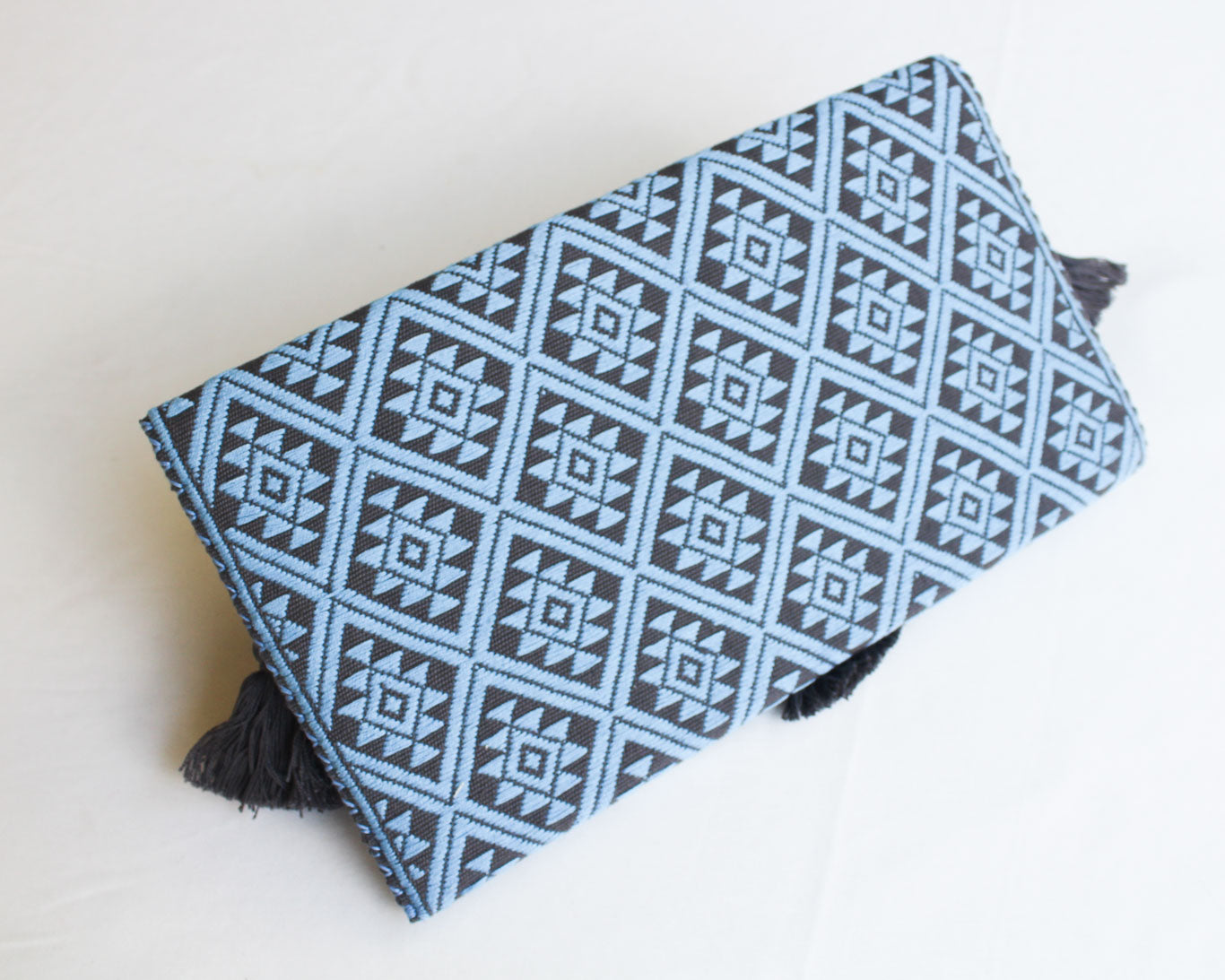 Clutch Artesanal Estrellas Azul Gris