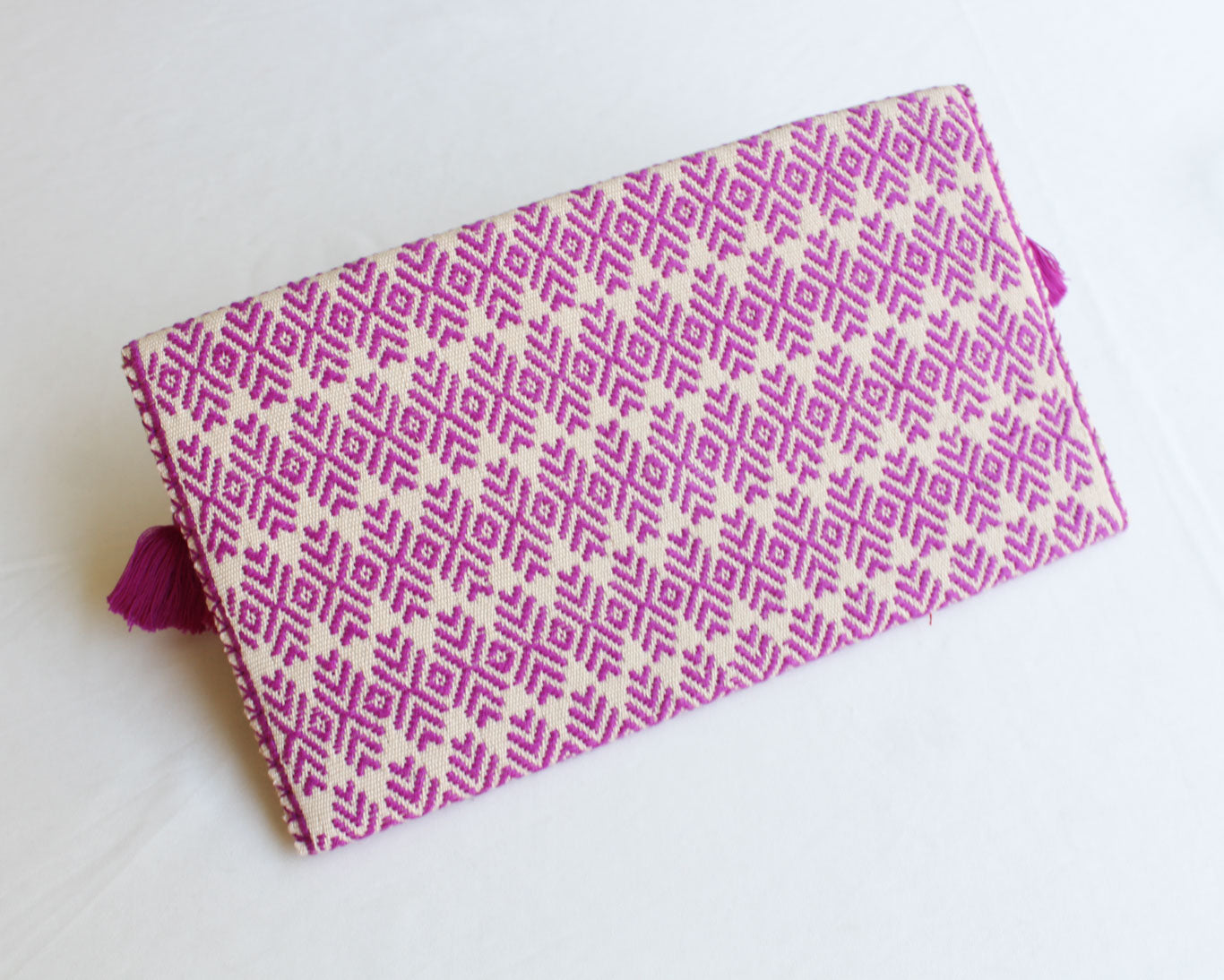 Clutch Artesanal Flores Lila Beige