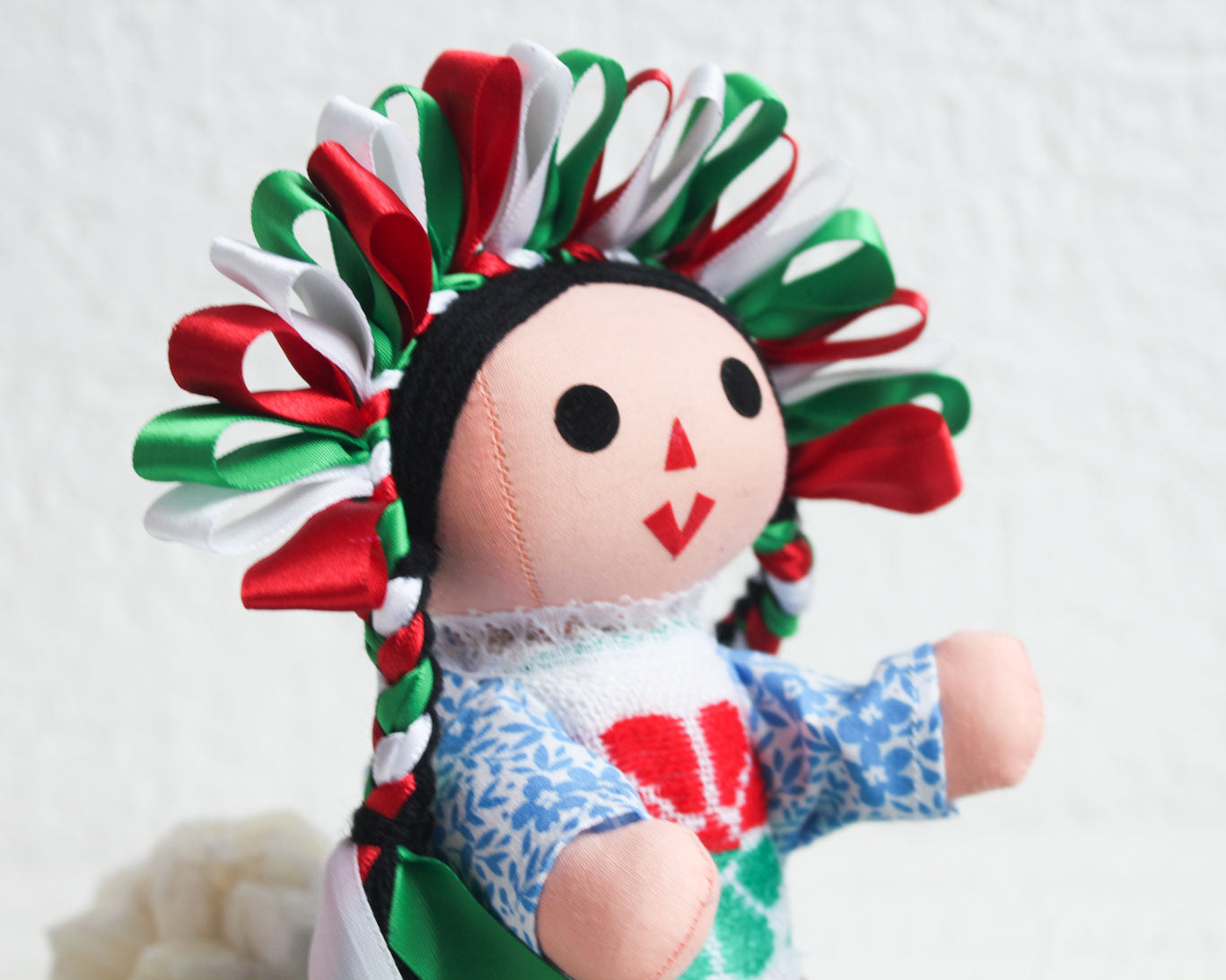 Muñeca Lelé Grande Verde Blanco Rojo