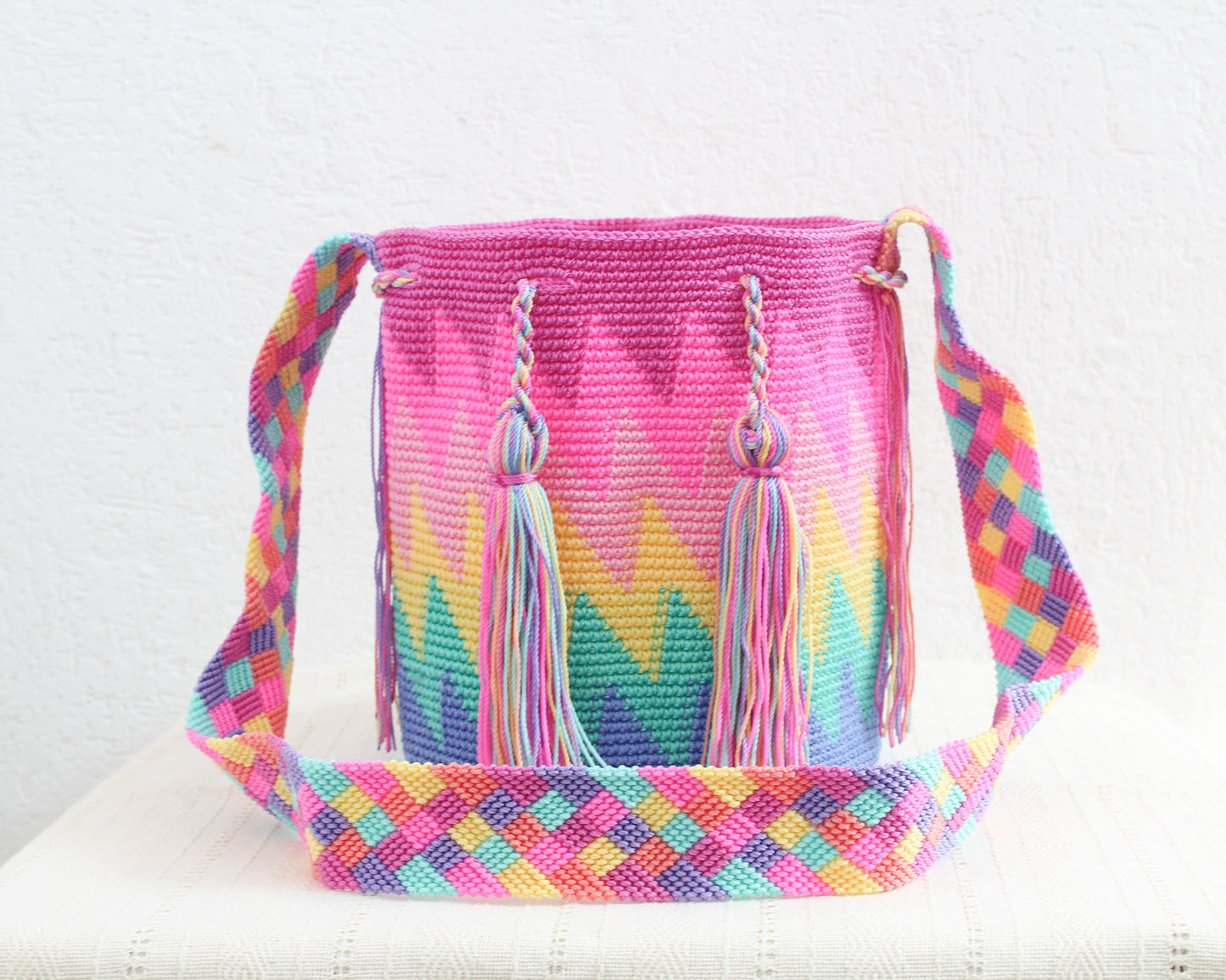 Bolso Morral Rombos Rosa Amarillo Azul Pastel
