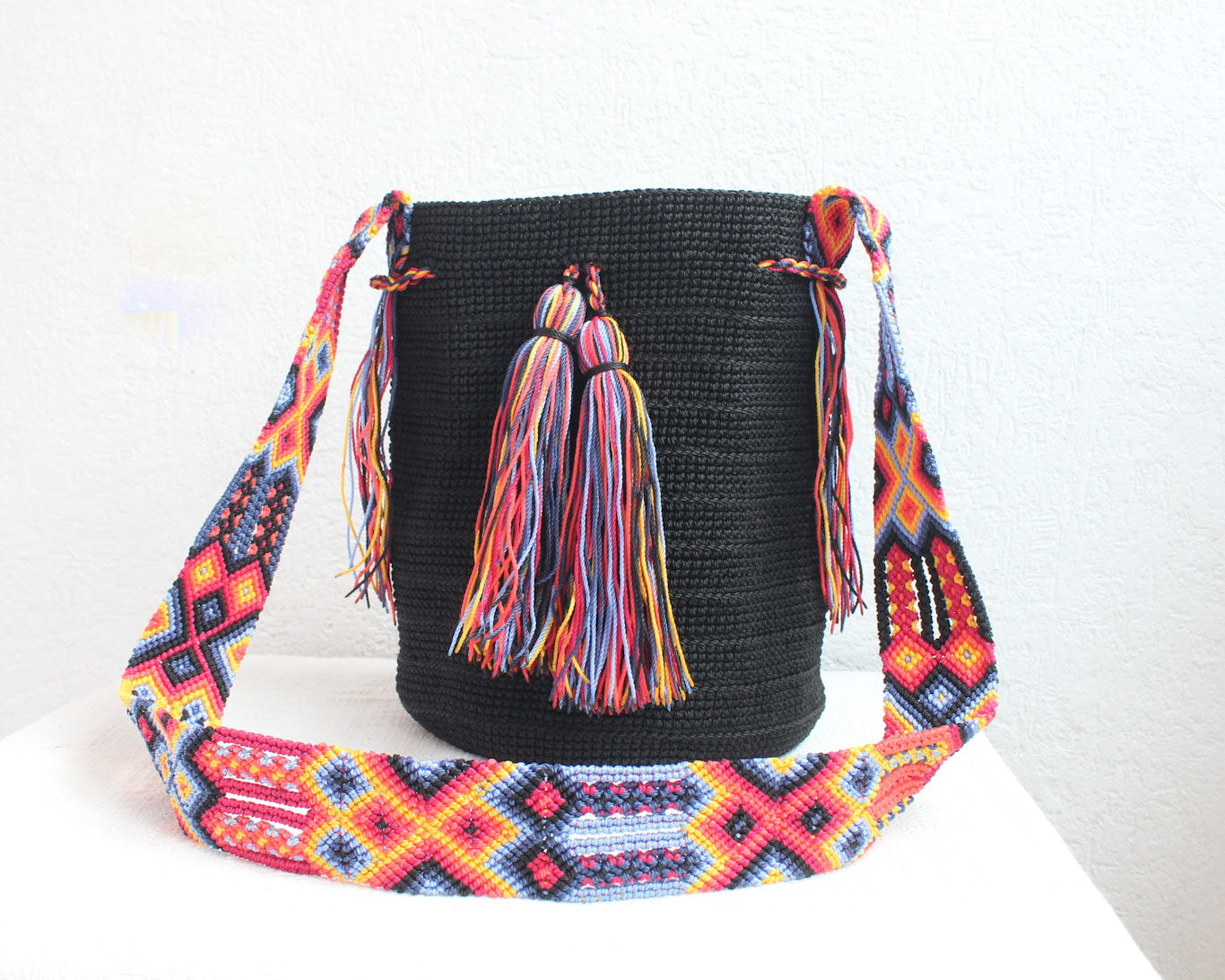 Bolso Morral Negro Azul Rojo Amarillo