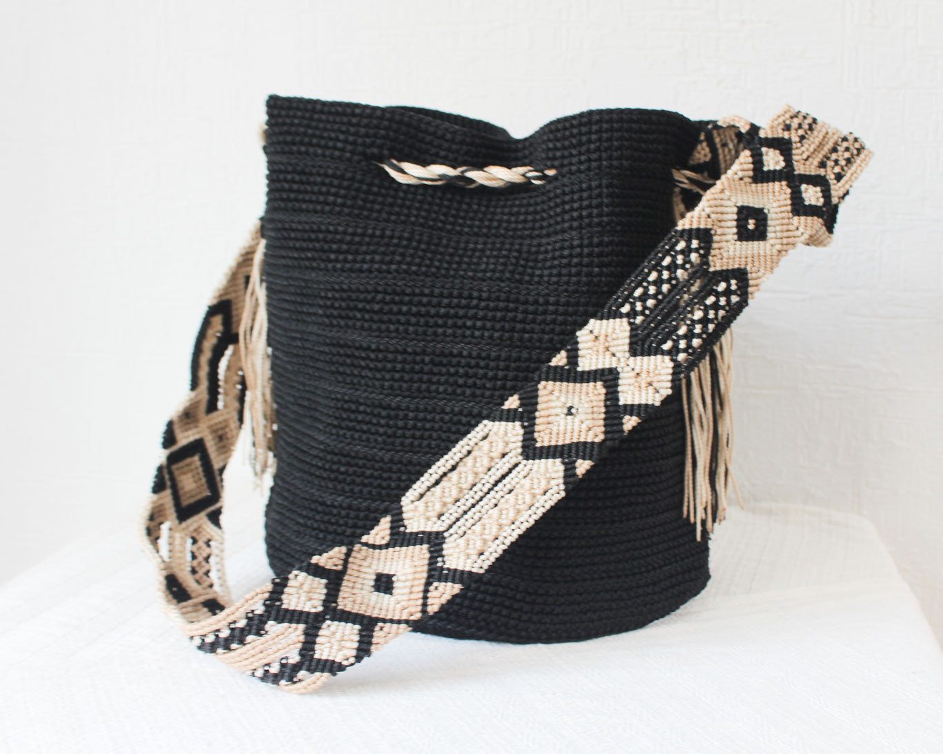 Bolso Morral Negro Beige