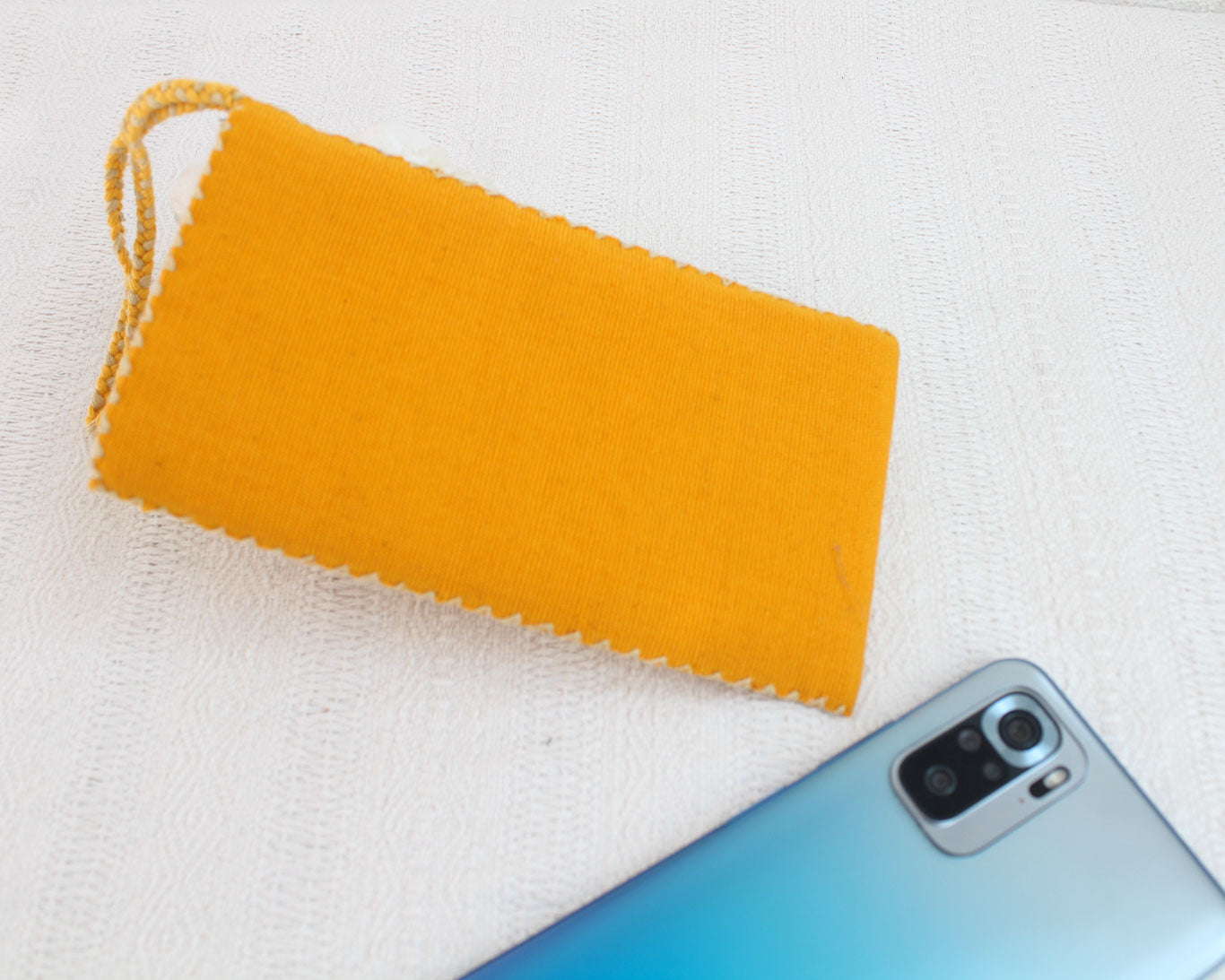 Funda Celular lluvias de Estrellas Amarillas