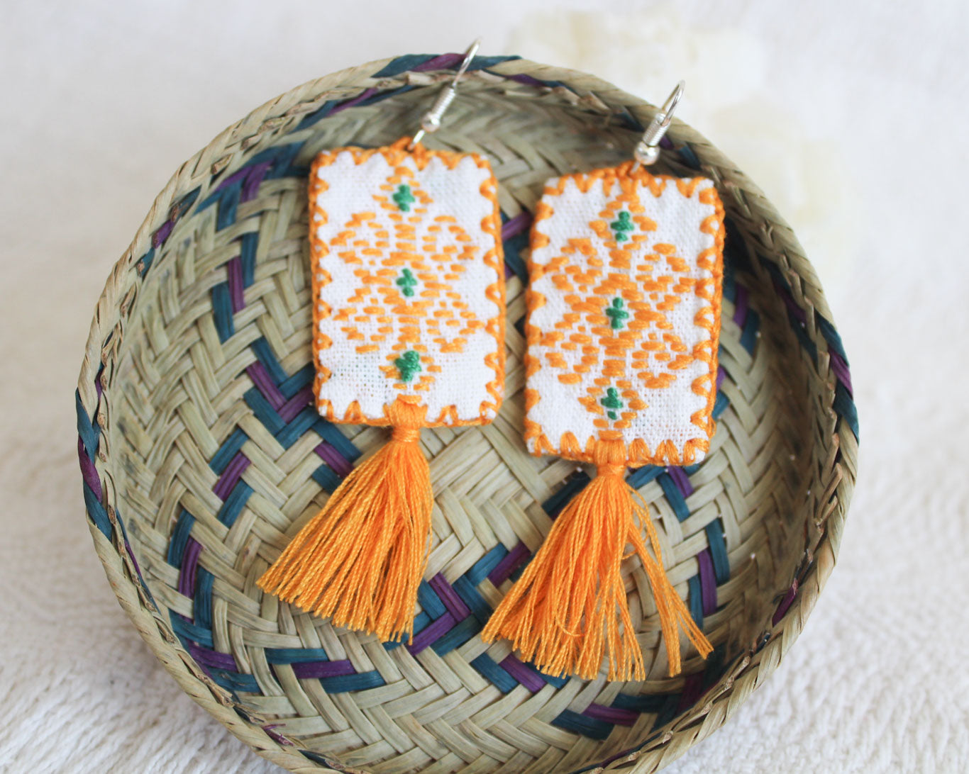 Aretes Rectángulos Bordado Amarillo M