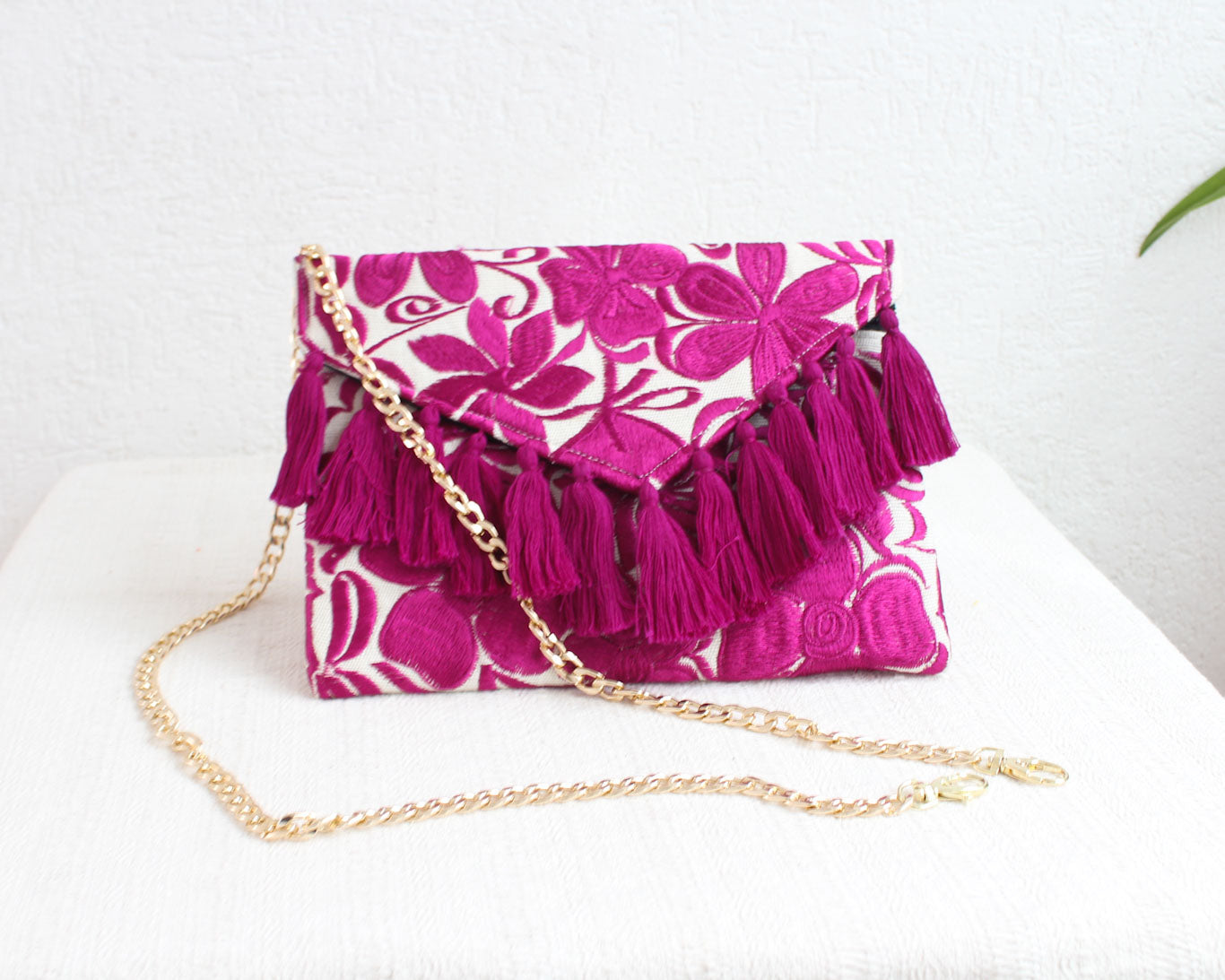 Clutch Bordado Guinda Blanco Guinda