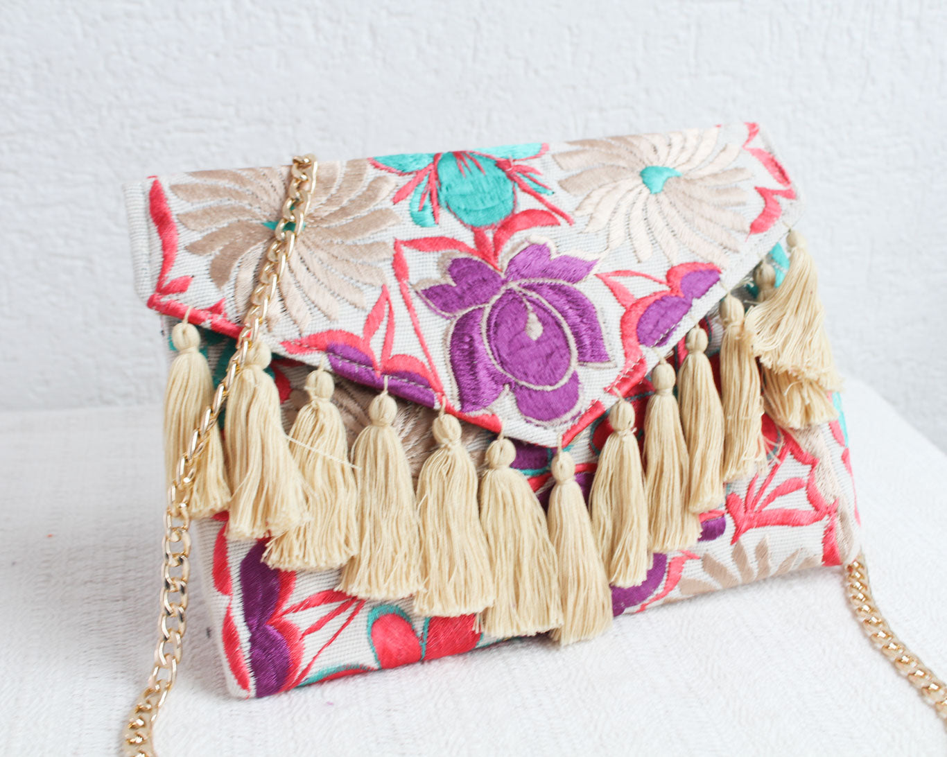 Clutch Bordado Lila Coral Beige T