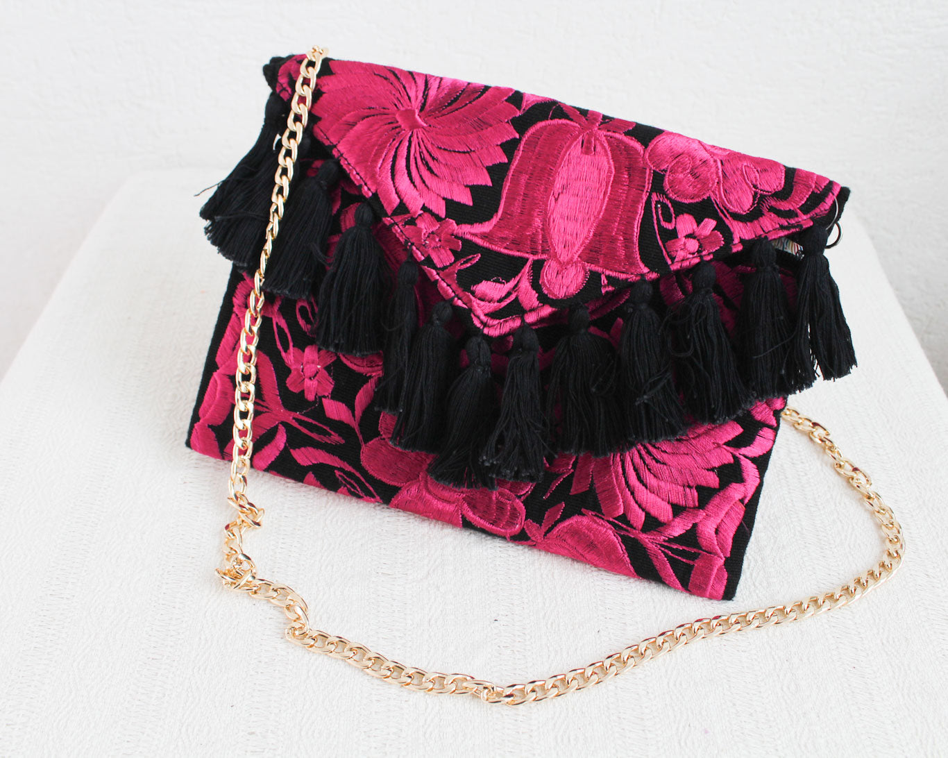 Clutch Bordado Negro Guinda N