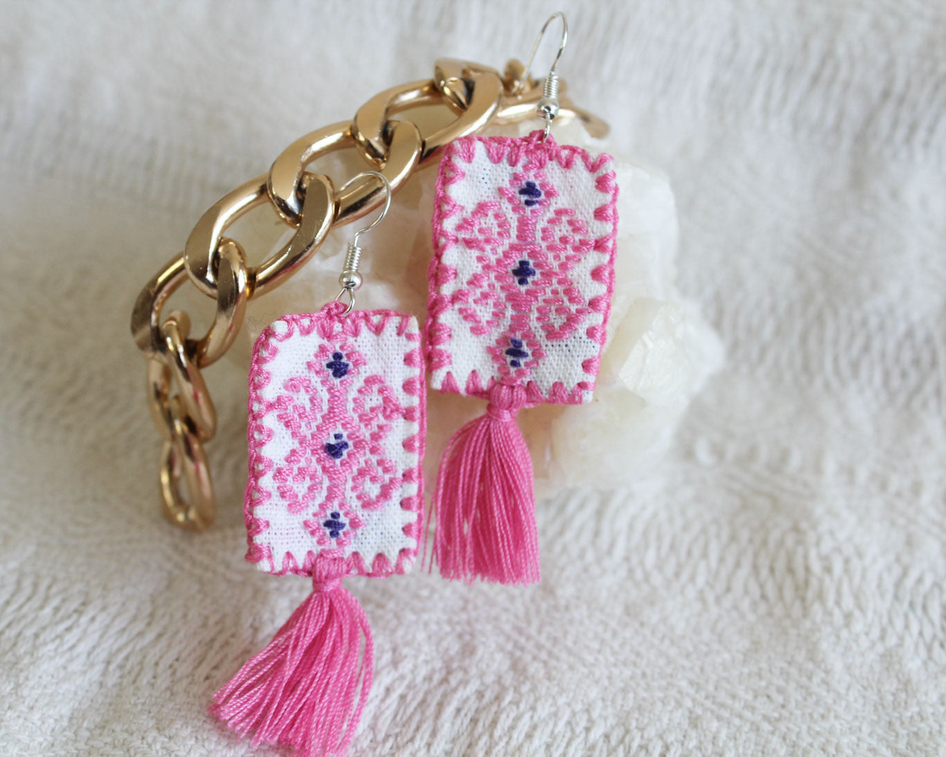 Aretes Rectángulos Bordado Rosa