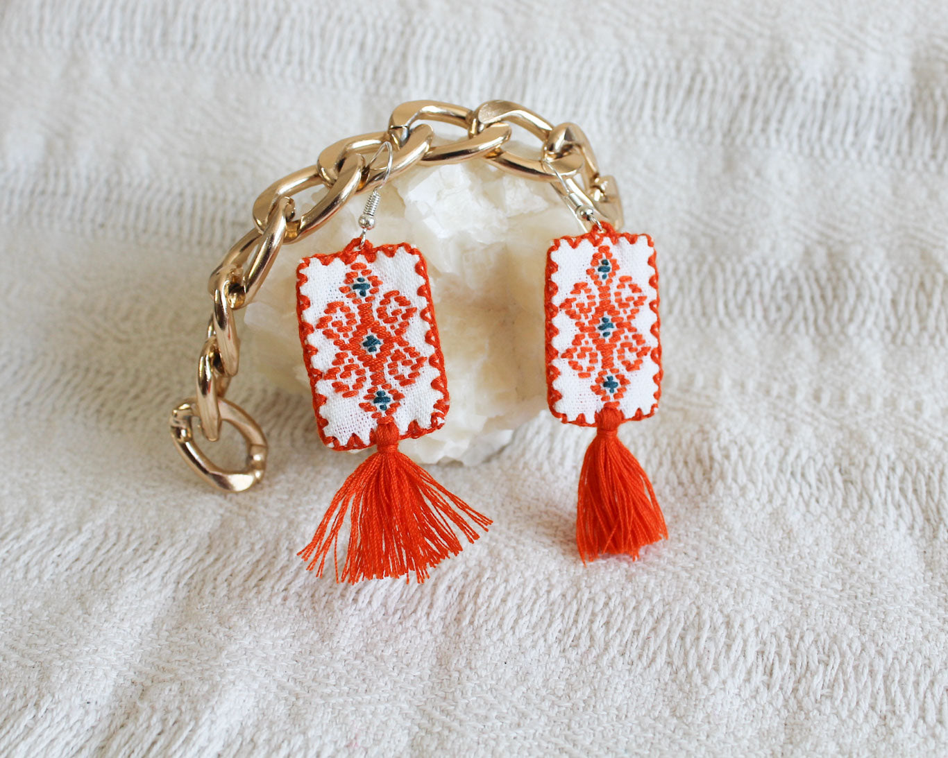 Aretes Rectángulos Bordado Naranja