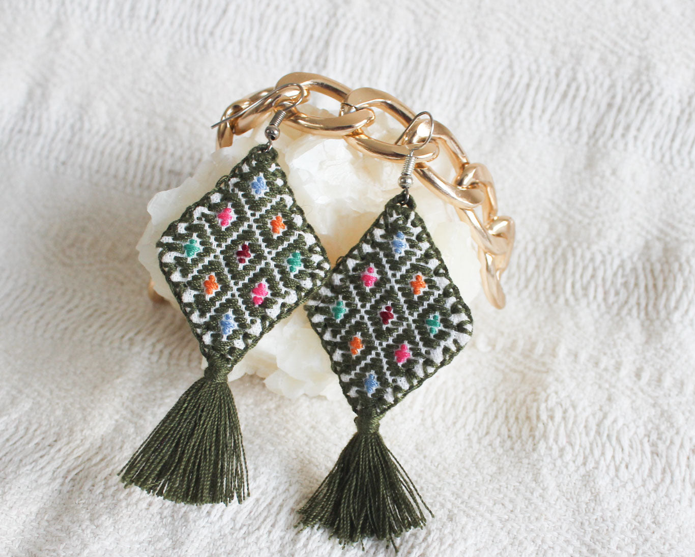 Aretes Cosmos Verde Olivo