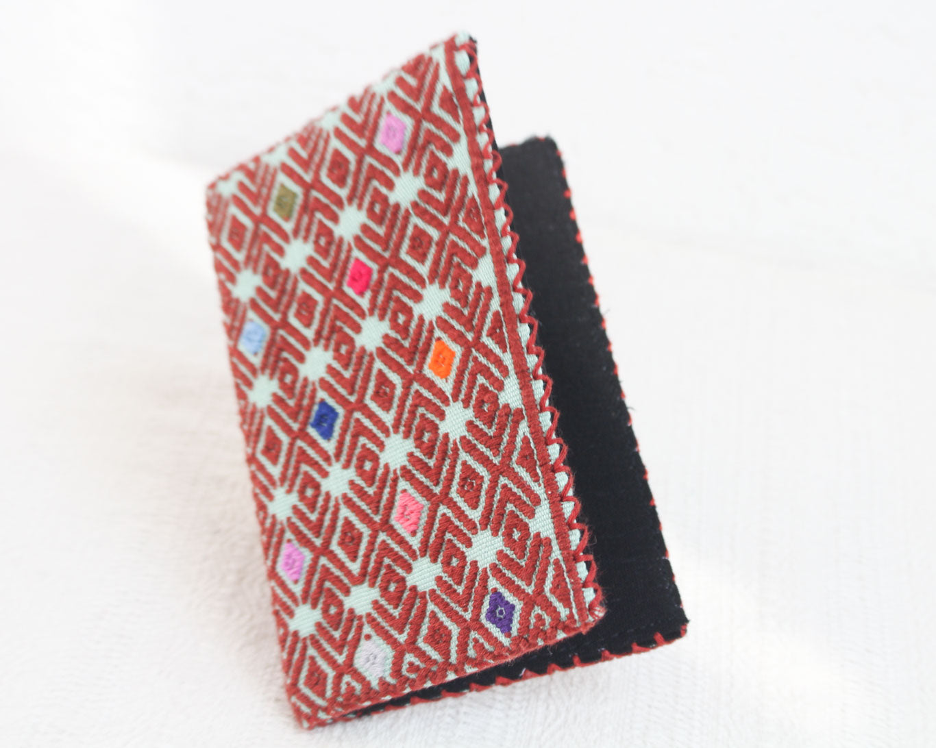 Porta Pasaporte Flores Colores Café