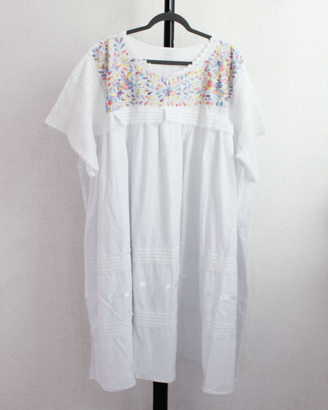 Vestido Lety XXXL - 4 XL Blanco Pajaritos Tonos Pastel