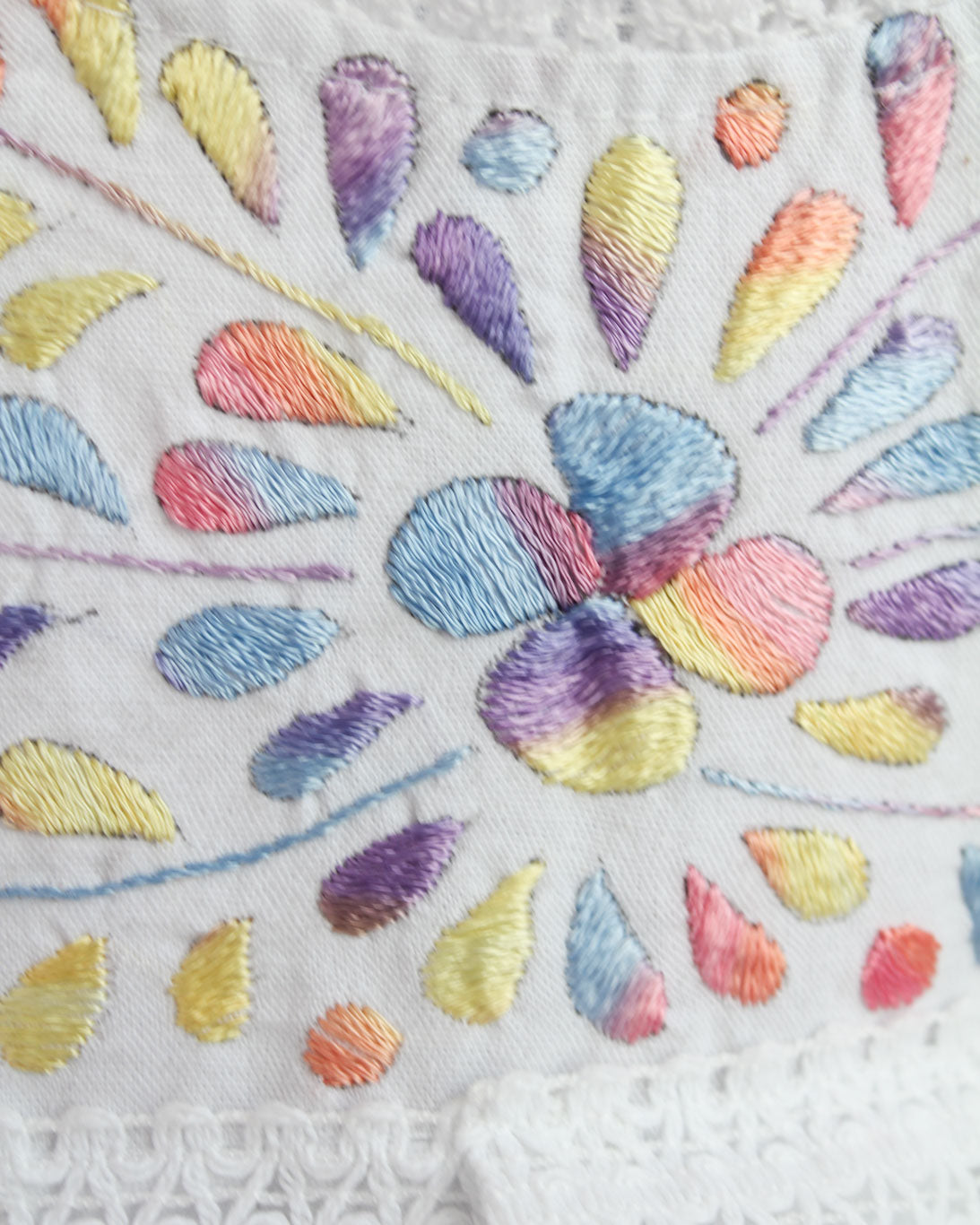 Vestido Lety XXXL - 4 XL Blanco Pajaritos Tonos Pastel