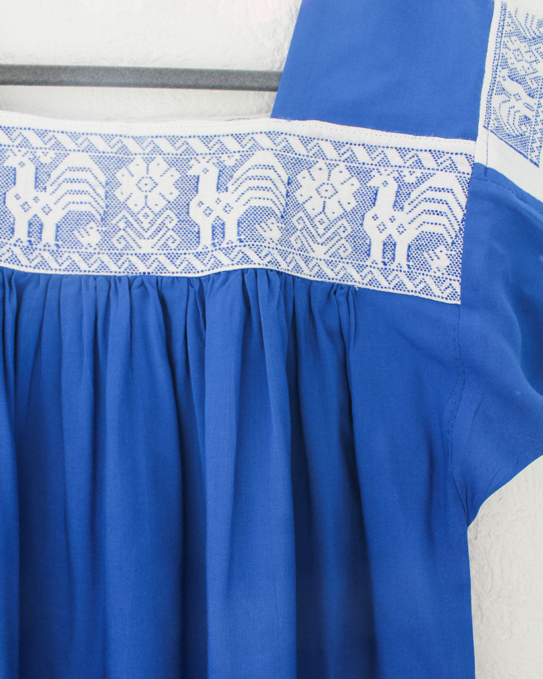 Vestido Tania Bordado Flores Azul rey