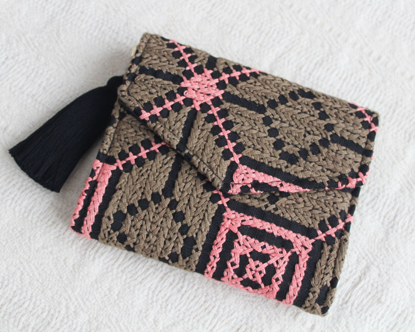 Cartera Punto de Cruz Café / Rosa
