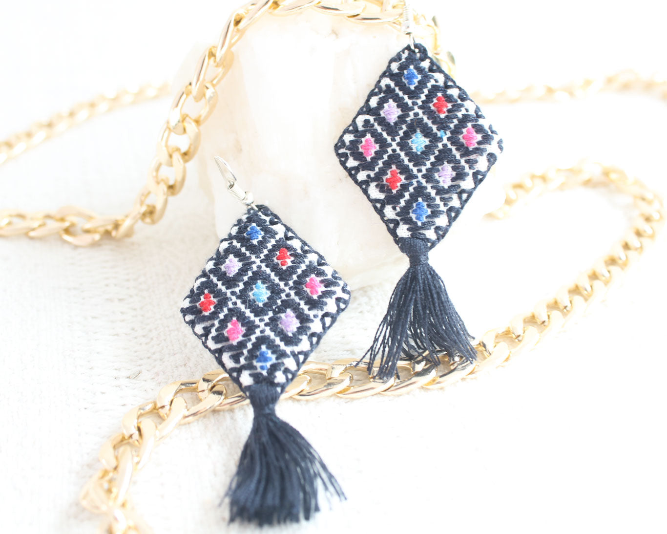 Aretes Cosmos Gris Colores