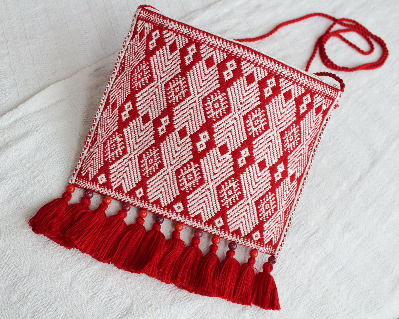 Bolso Telar Pompones Flores Blancas