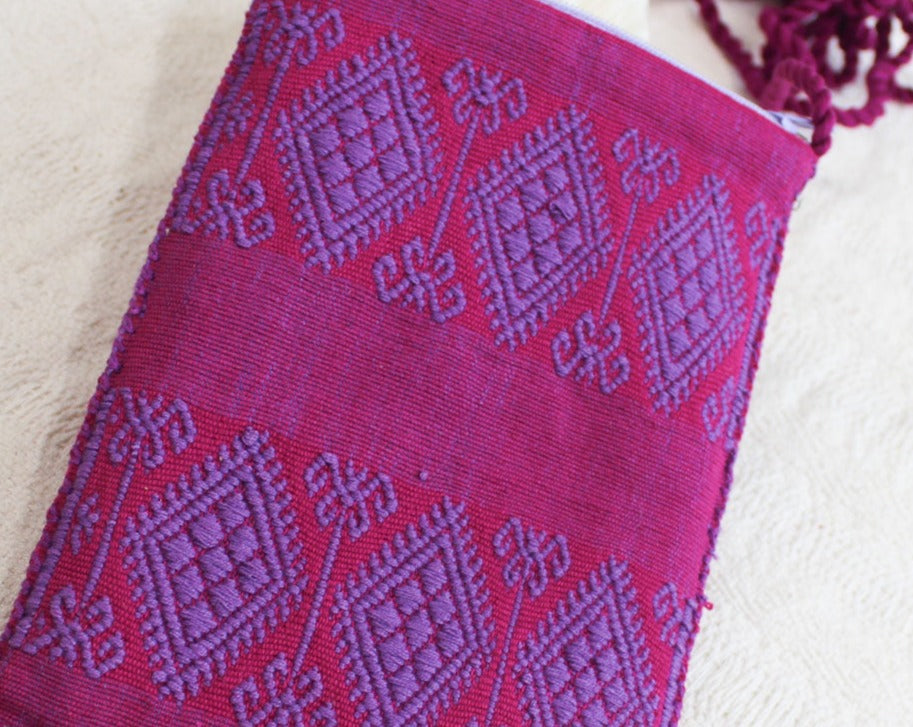 Bolso Celular Estrellas con Coronas Fiusha morado