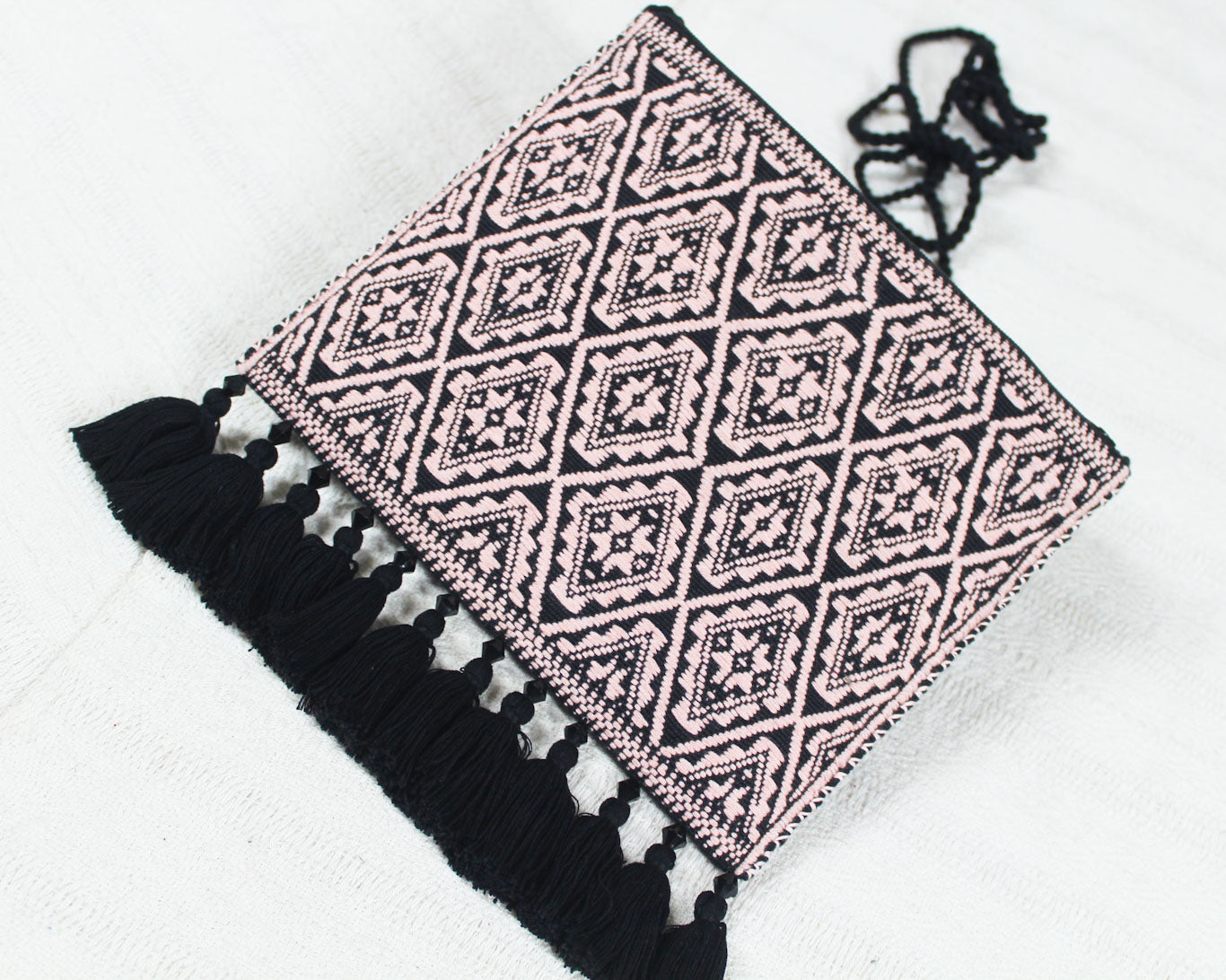 Bolso Telar Pompones Estrellas Crema Negro