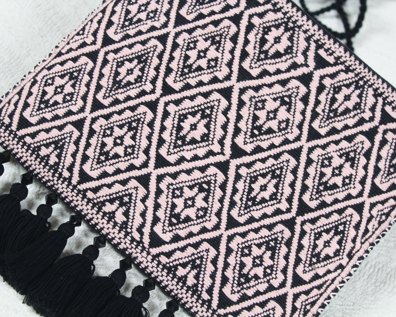 Bolso Telar Pompones Estrellas Crema Negro