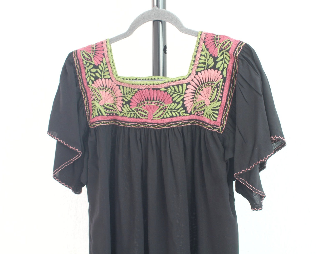 Blusa Aguacatenango Negro Rosa Verde