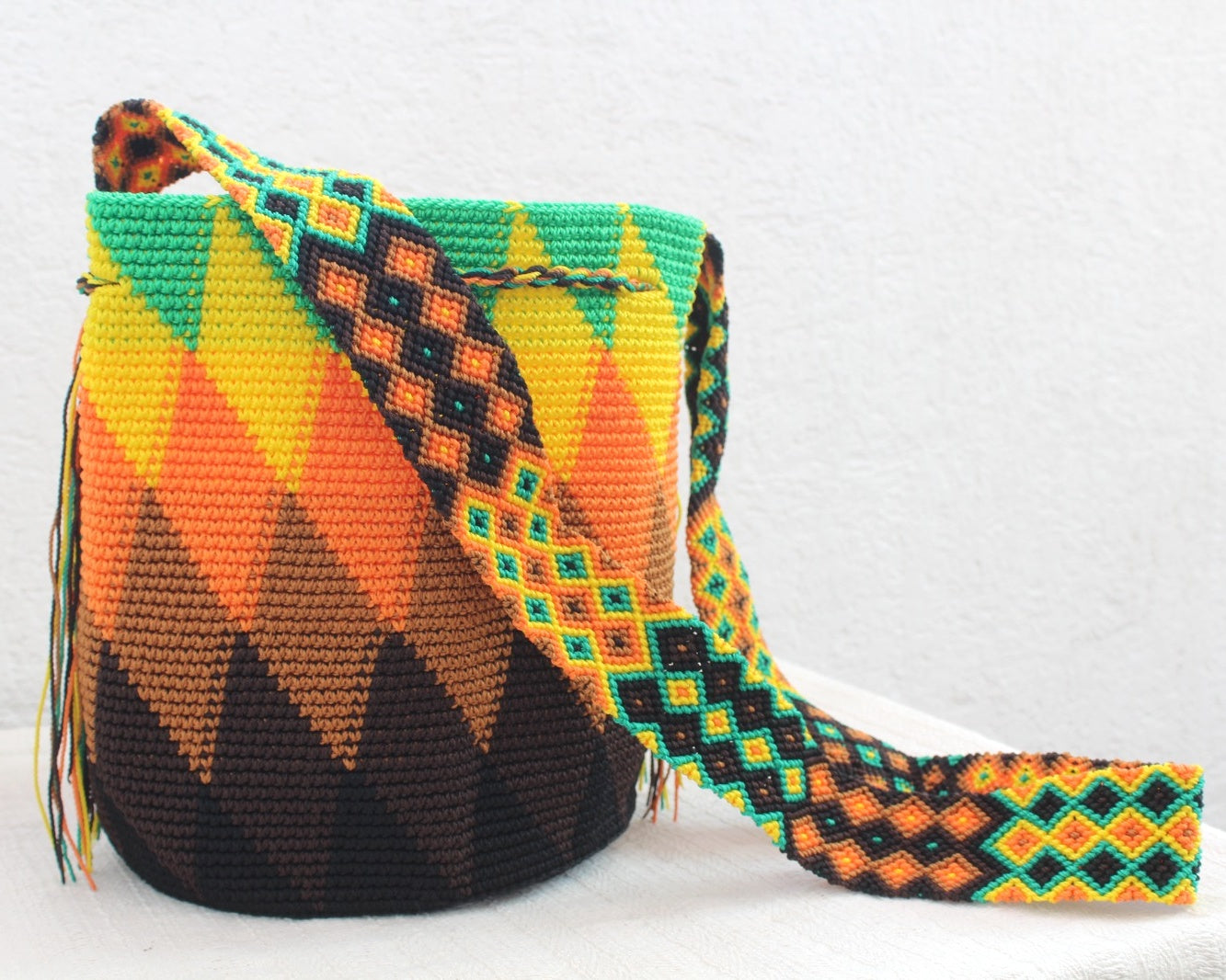 Bolso Morral Rombos Verde Amarillo Café
